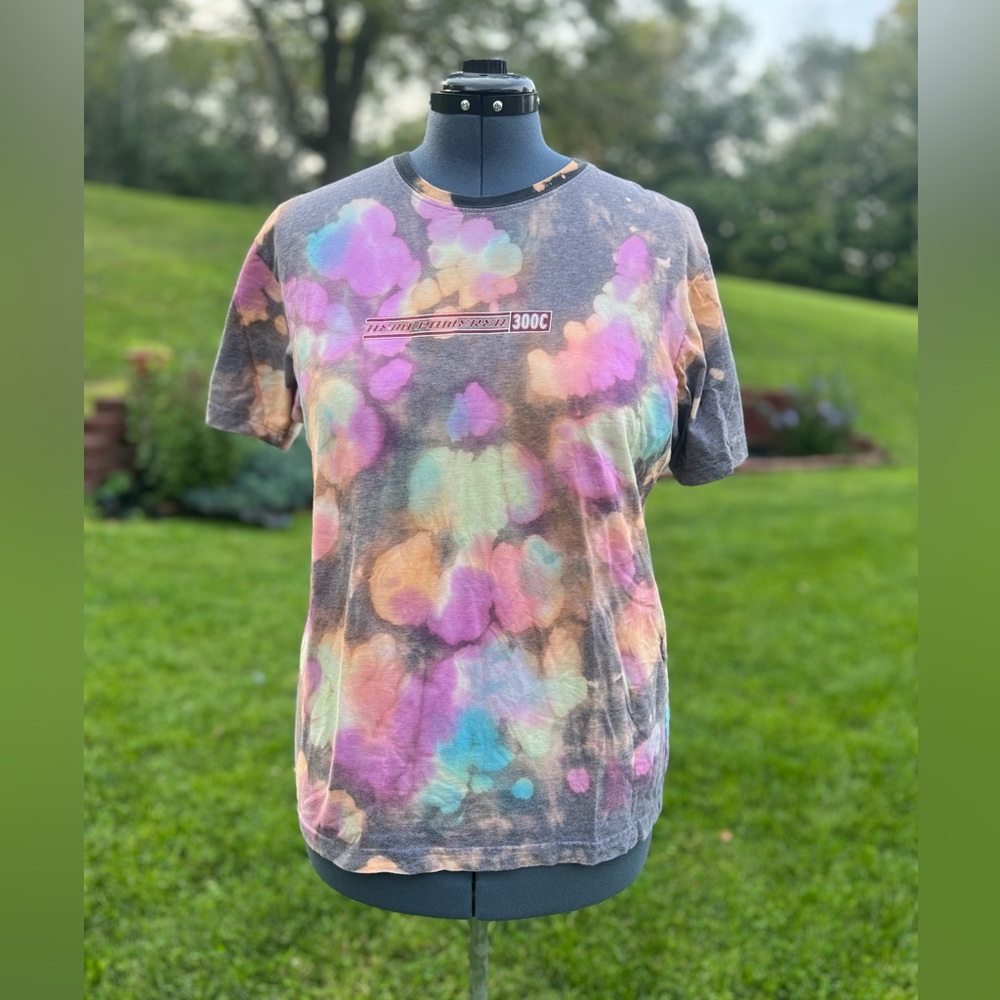 Hemi Powered Chrysler 300 Repurposed Tie Dye Women’s Size L Tee Shirt